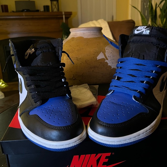 Jordan 1 Retro High OG “Royal Toe” - Picture 1 of 3
